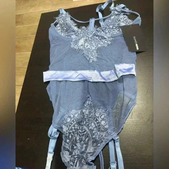 Fashion nova Lingerie - Picture 3 of 4